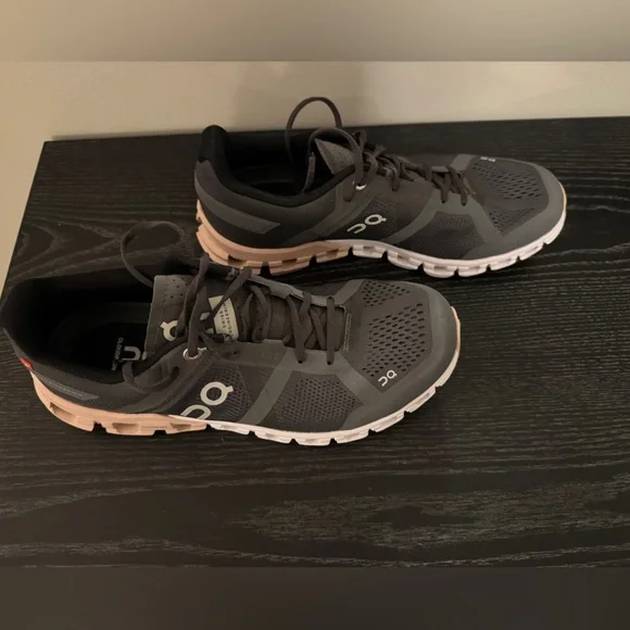 On Running Women’s Cloudflow; Rock Rose colorway - Picture 6 of 7